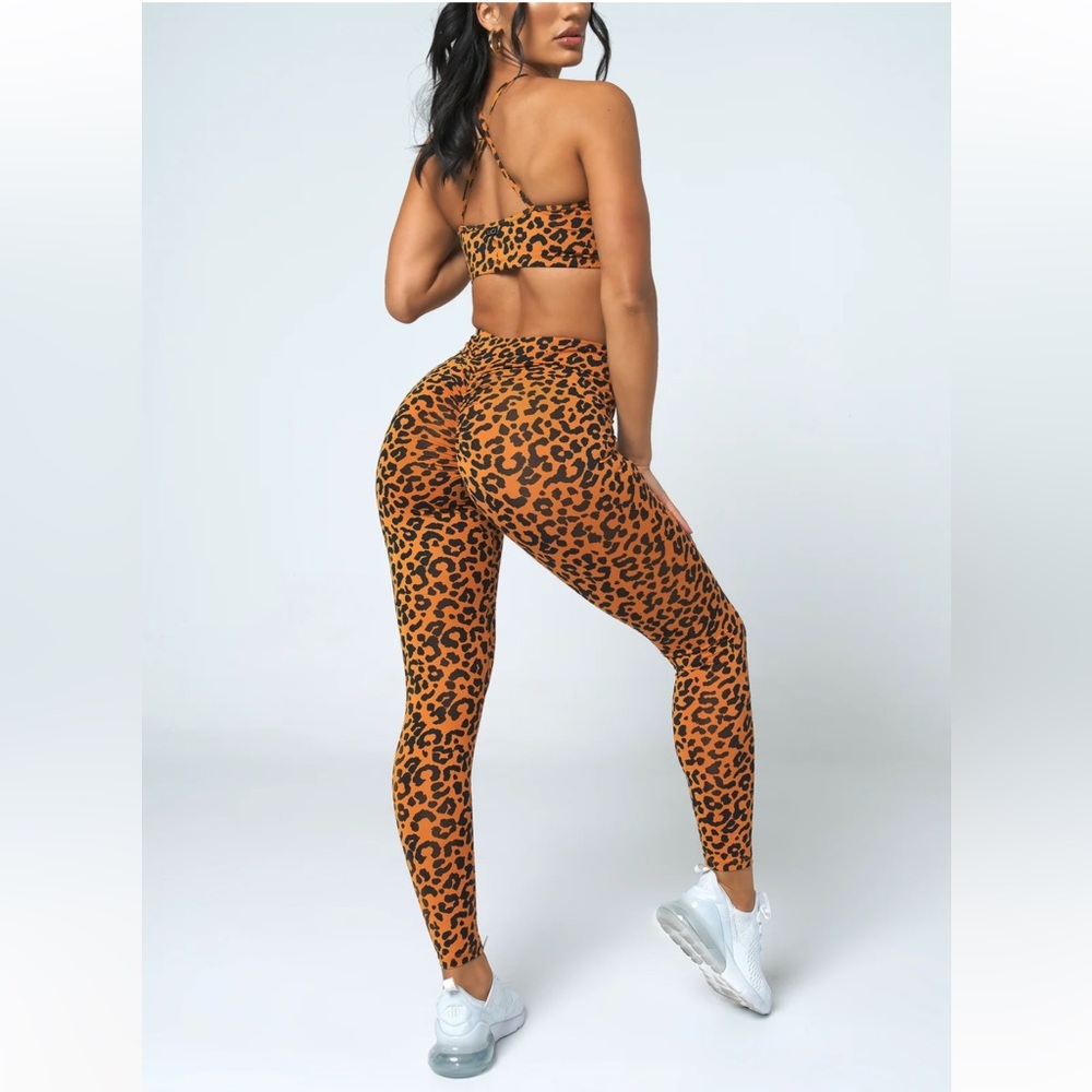 Lici Fit Lavish High Waist Scrunch Legging and One Shoulder Bra Set Size S/M